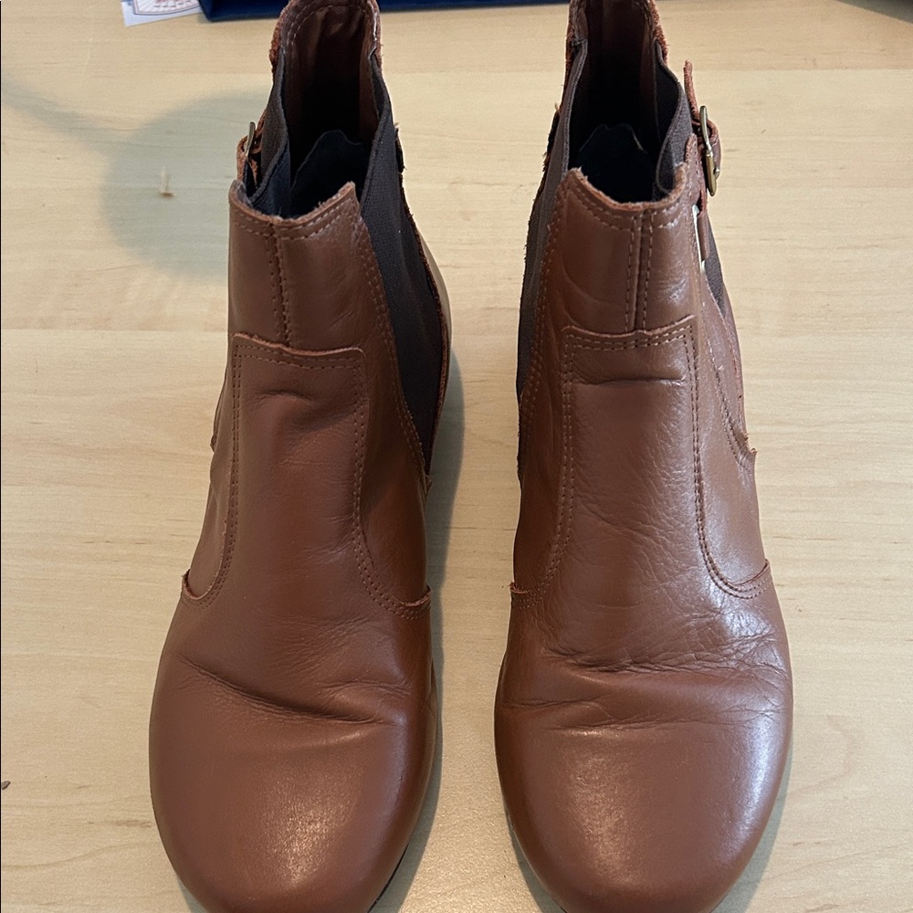 Chic Brown Leather Brazilian Ankle Booties